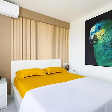 Apartment Stunning Flat Next To The Beach-ocean Views