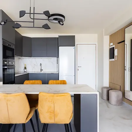 Stunning Flat Next To The Beach-ocean Views