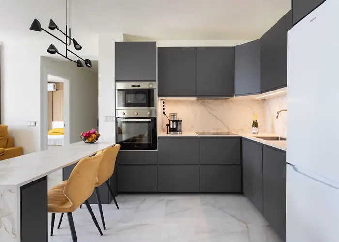 Stunning Flat Next To The Beach-ocean Views *